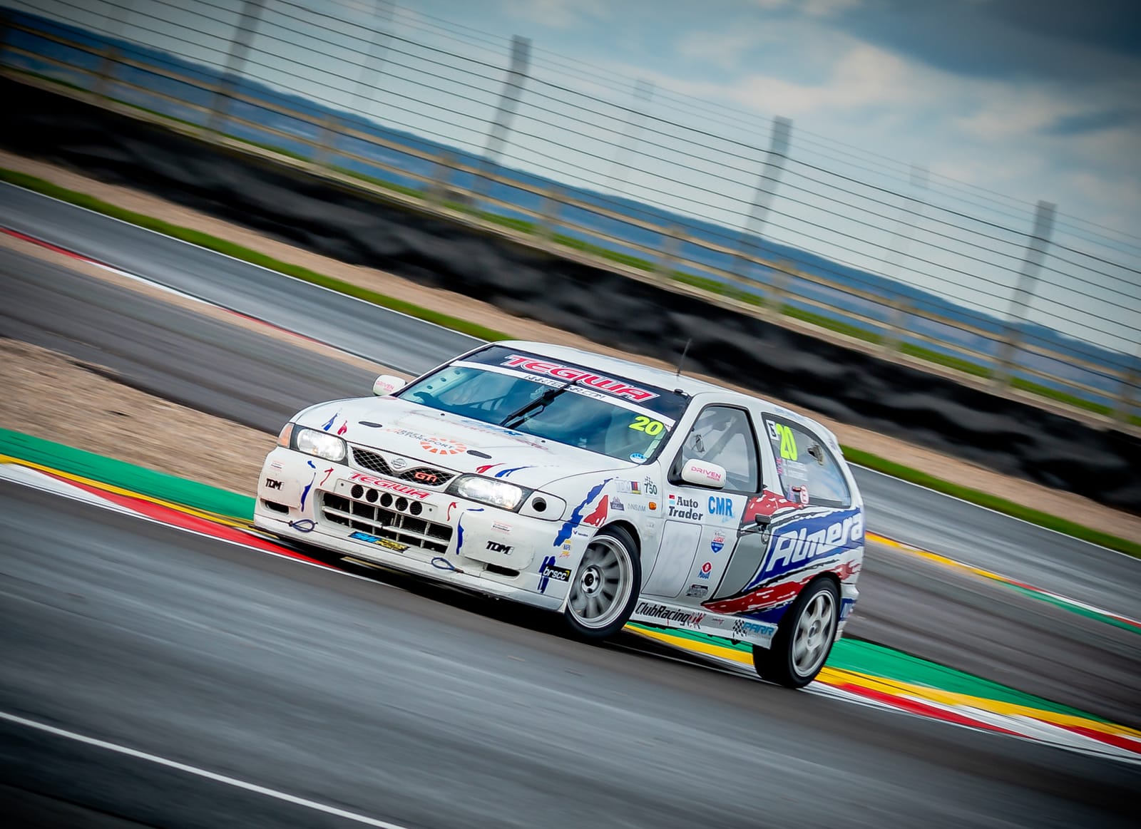 "Club Car Racing" Shines at Donington Park...